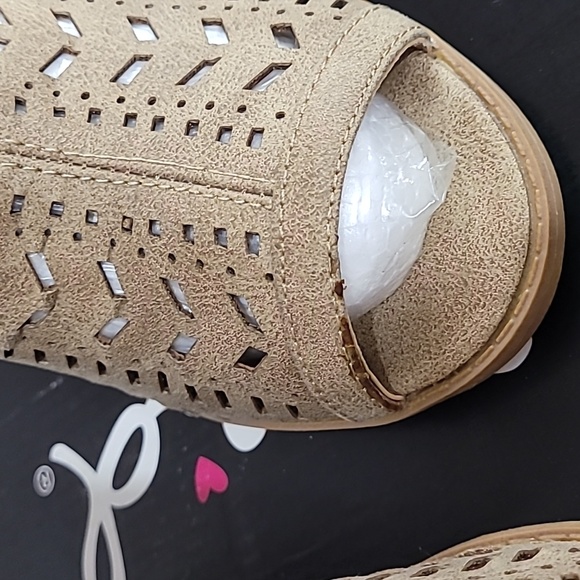 Qupid Cadence Taupe Booties - Picture 2 of 3